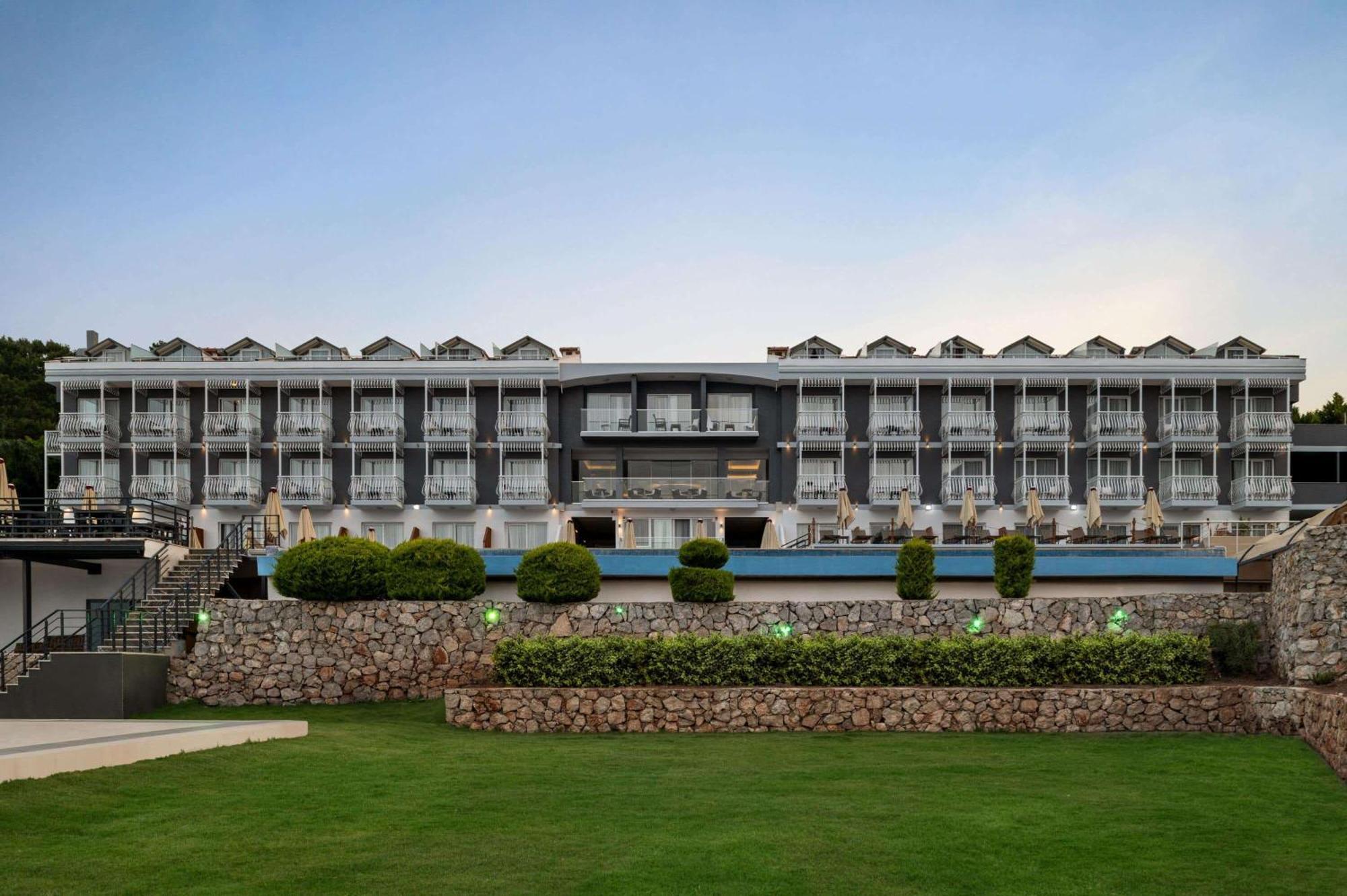 Ramada By Wyndham Fethiye Oludeniz Adult Only Hotell Exteriör bild