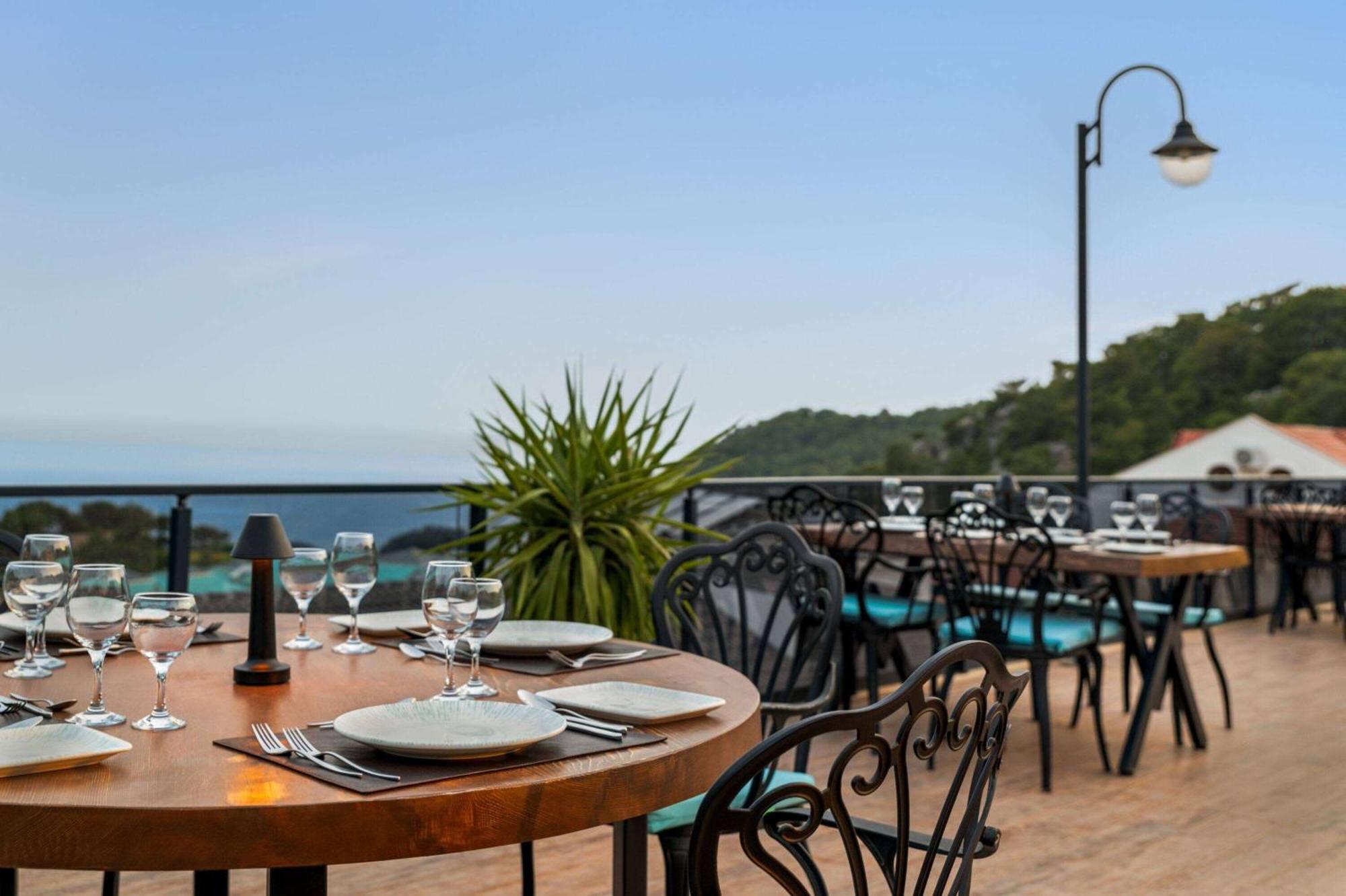 Ramada By Wyndham Fethiye Oludeniz Adult Only Hotell Exteriör bild