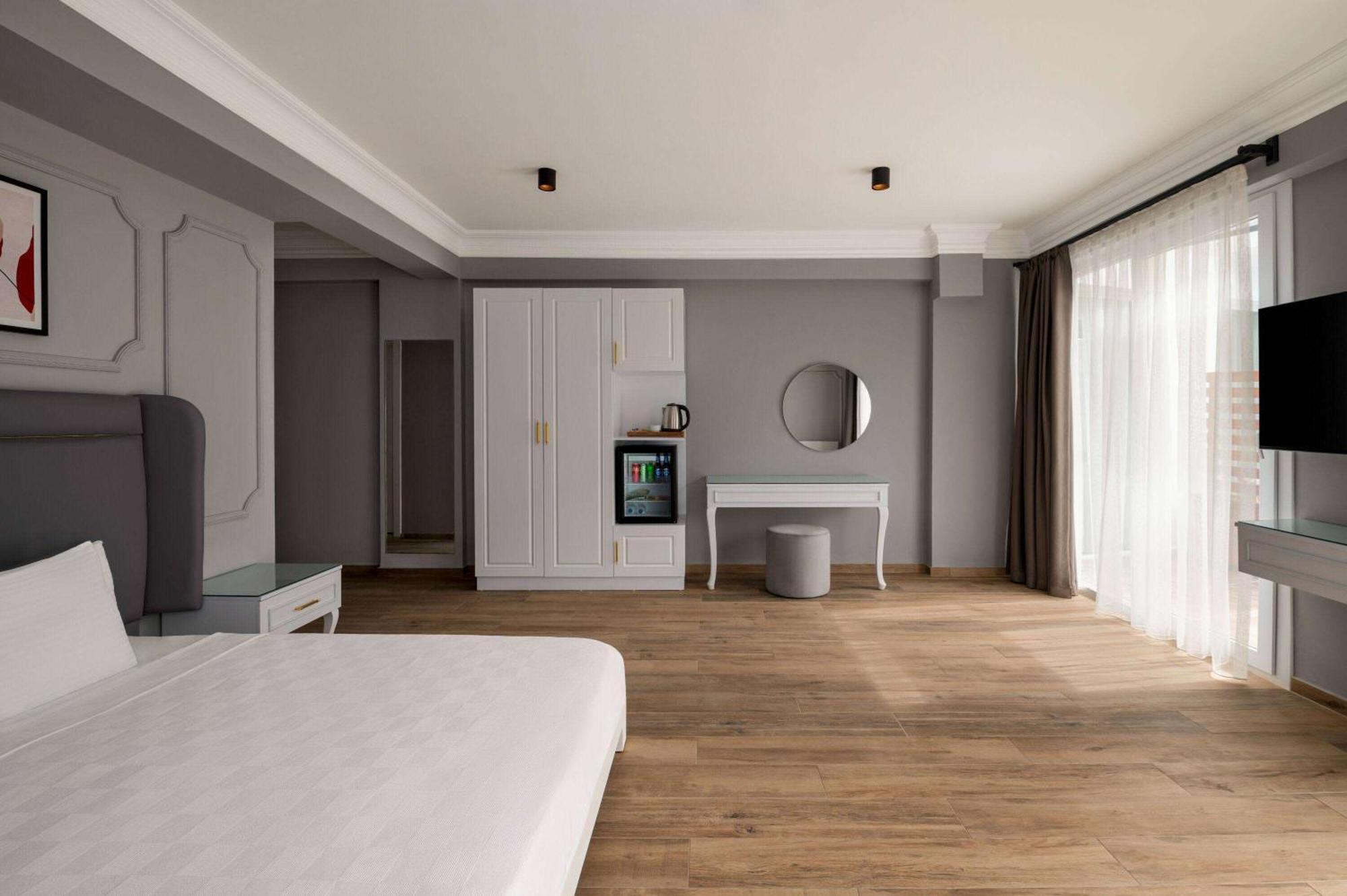 Ramada By Wyndham Fethiye Oludeniz Adult Only Hotell Exteriör bild